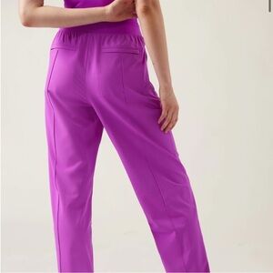 Athleta Vienna Slim Pant Jazzy Purple Lightweight Pockets Stretch Travel 8 NEW